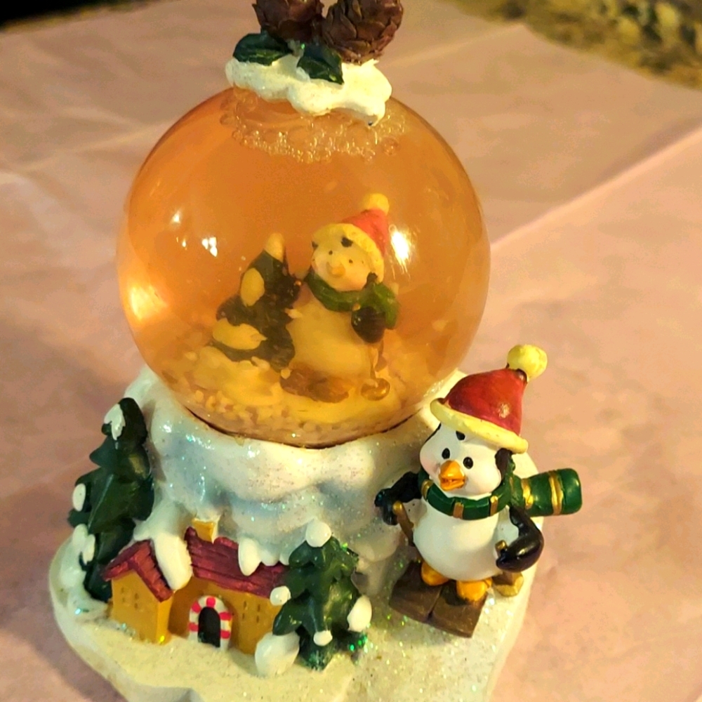 Penguin 🐧snow ball